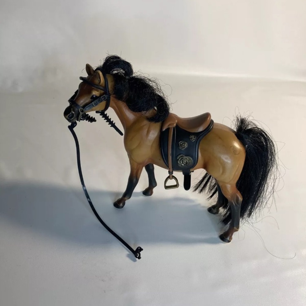 Grand Champion brown horse Figure